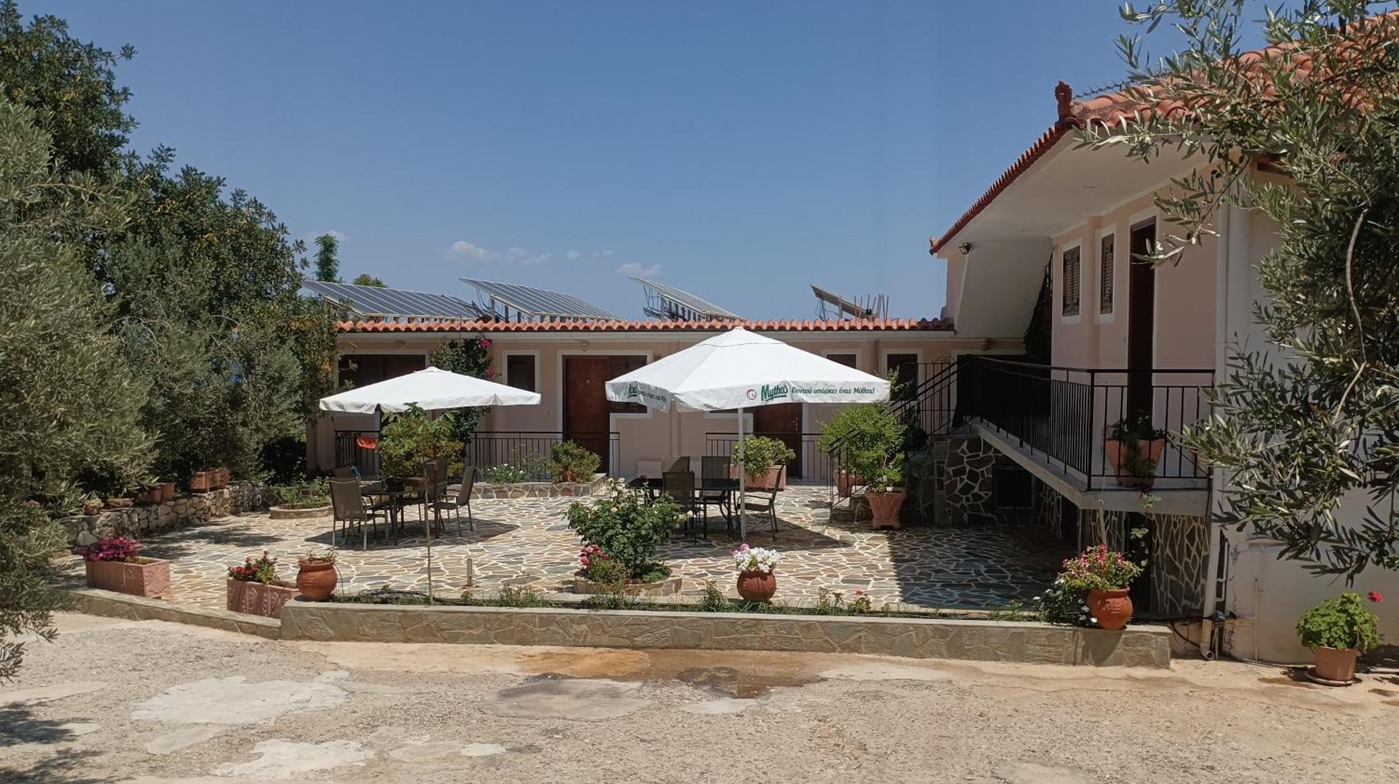 Studios Zaritsi Tirós Exterior foto
