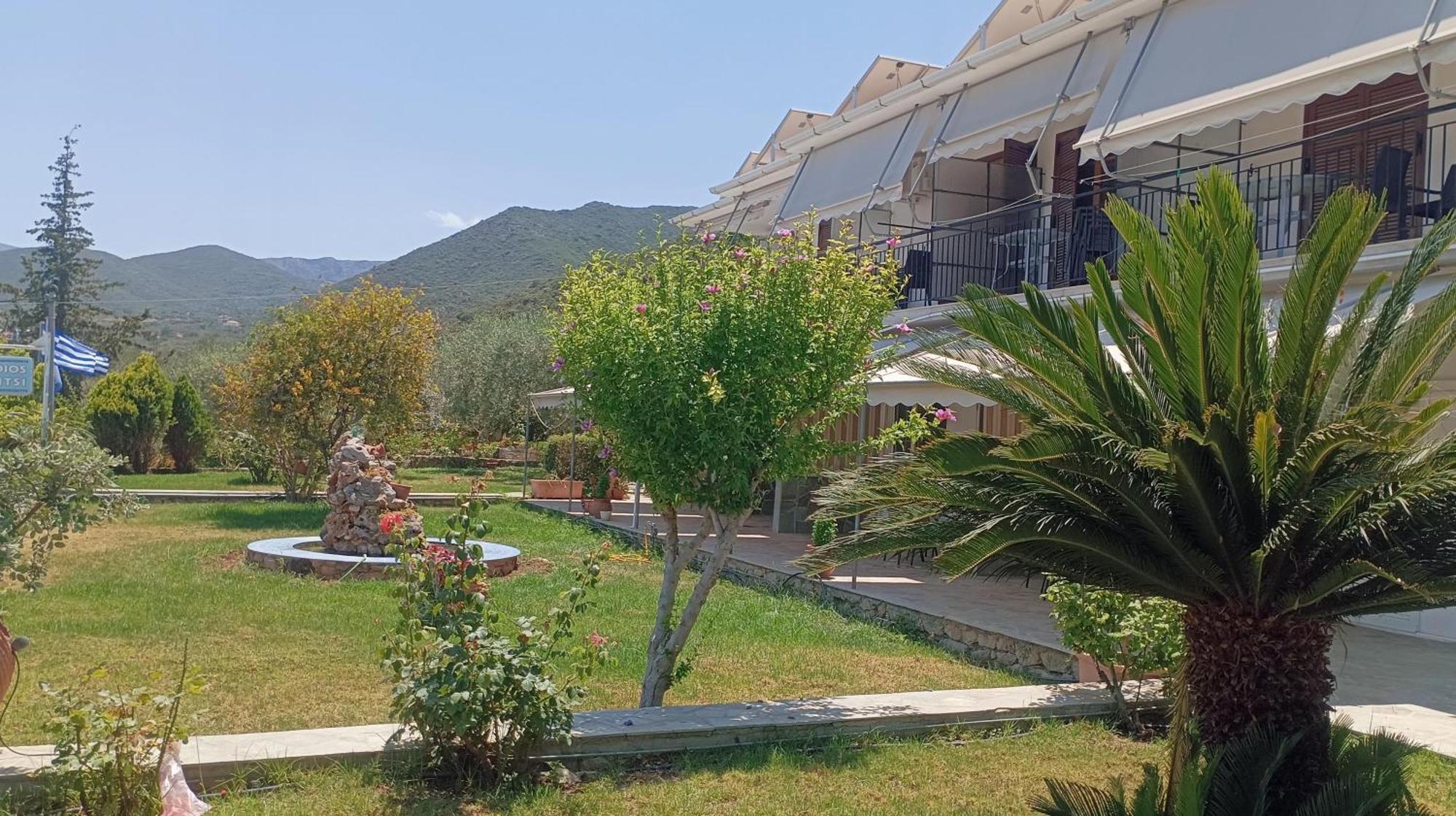 Studios Zaritsi Tirós Exterior foto